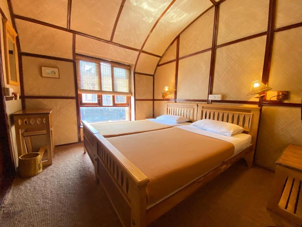 Marvel Cruise Hotel Alappuzha Bagian luar foto