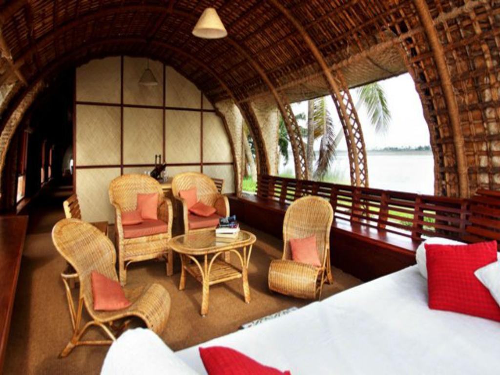 Marvel Cruise Hotel Alappuzha Bagian luar foto