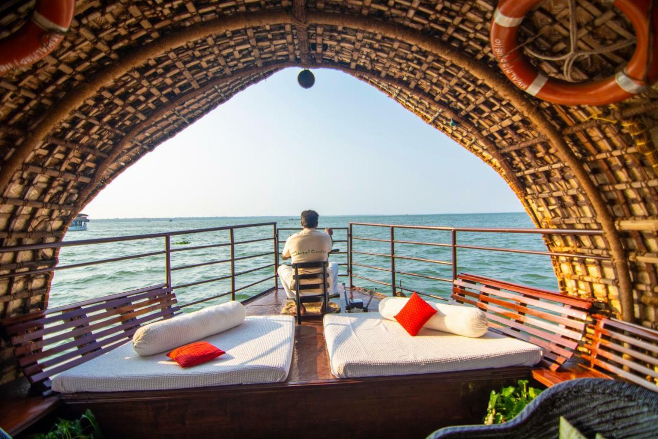 Marvel Cruise Hotel Alappuzha Bagian luar foto